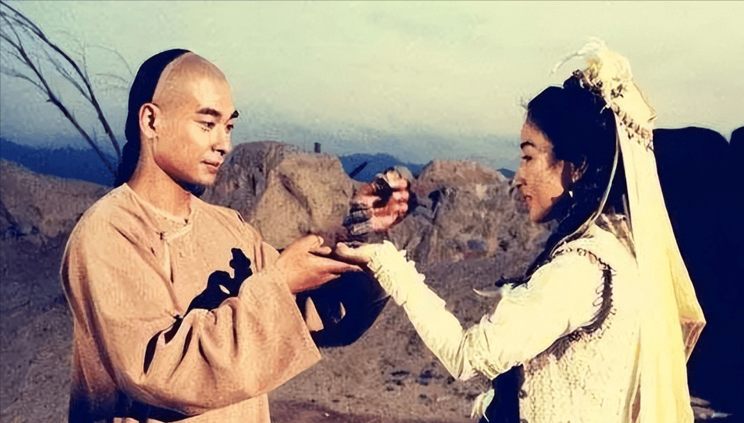 曾华倩,饰演伊兰公主1989年时,tvb制作了一部历史武侠剧《龙廷争霸》.