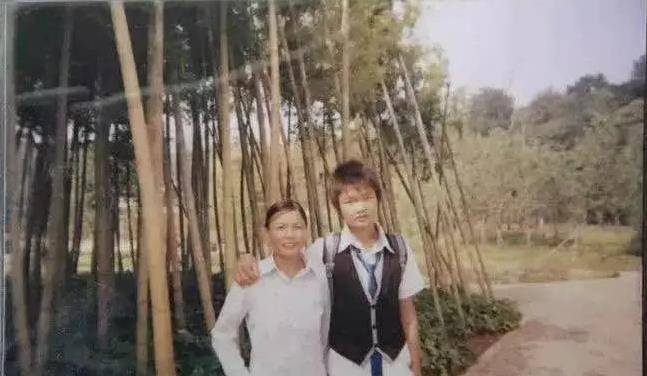 原创湖南穷小伙吴永宁为挣10万给母亲治病不幸从263米楼顶坠亡