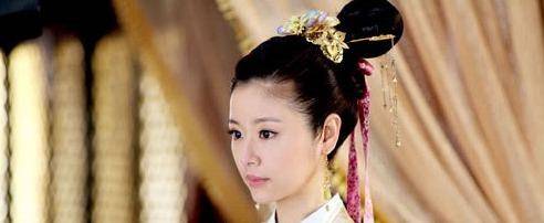 江山,赵构于绍兴三十一年内禅时,亲自手写诏书,称吴芍芬为太上皇后,跟