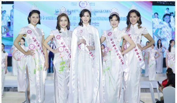 表示此次选美比赛,整容医生詹富盛受邀在大赛中担任评审,看的出来大赛