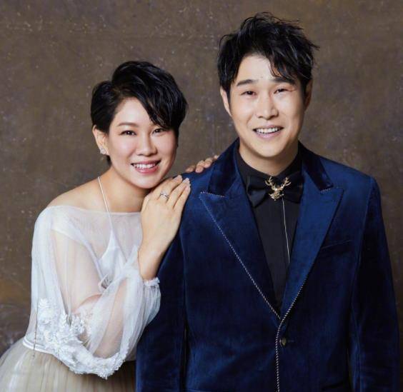 原创小沈阳晒16年前结婚照男方堪称冻龄沈春阳却越来越女人