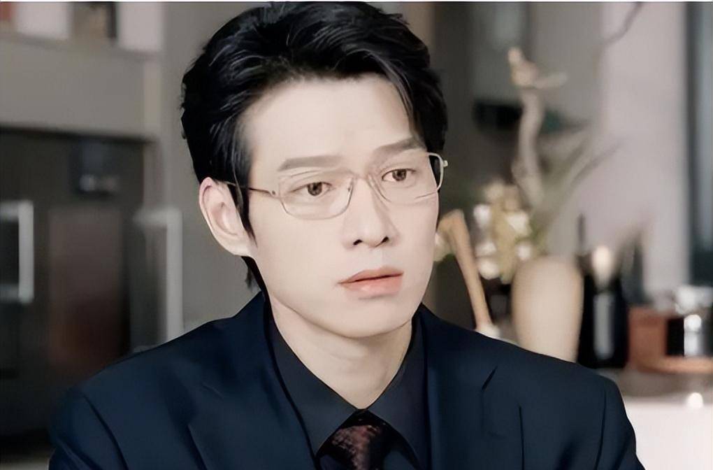 光环之下:吴崇轩的未来之路然而,在娱乐圈的光环下