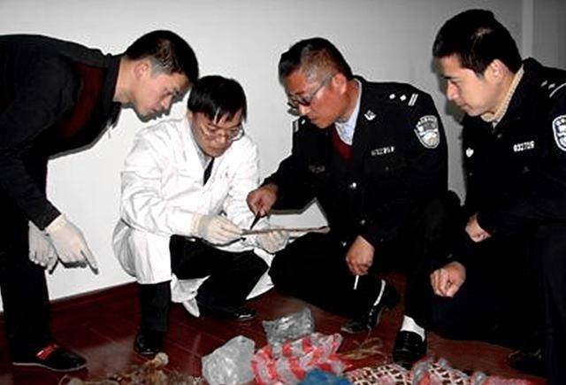 说几个古代法医仵作的案例:头一个比较正面,后两个很黑暗