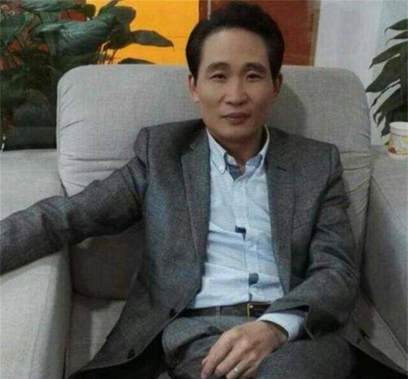 由于这些年几经辗转,还去了异国他乡,孙胜荣与张