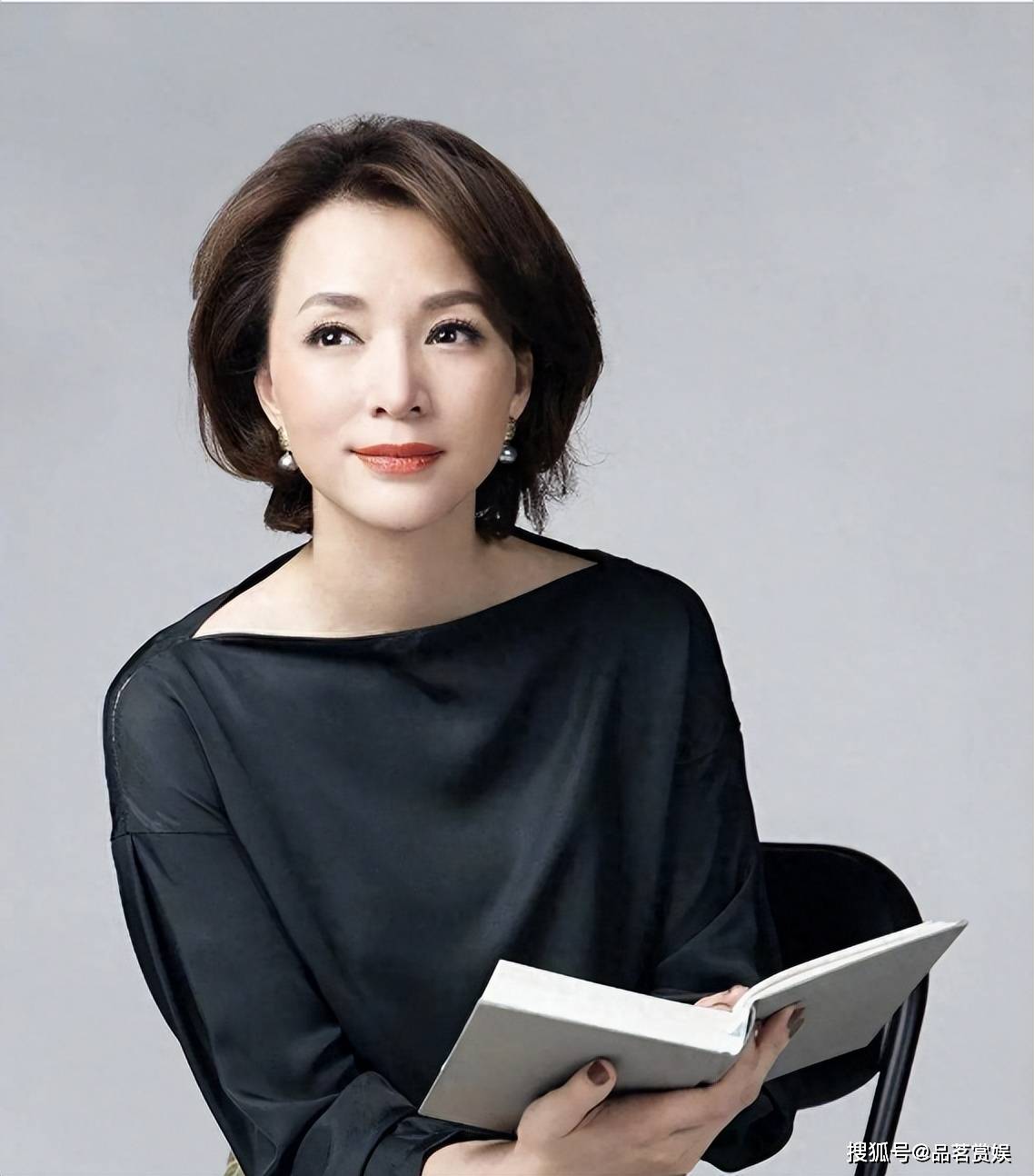 看完2024中国诗词大会第三集,我终于明白,龙洋比董卿差在哪儿