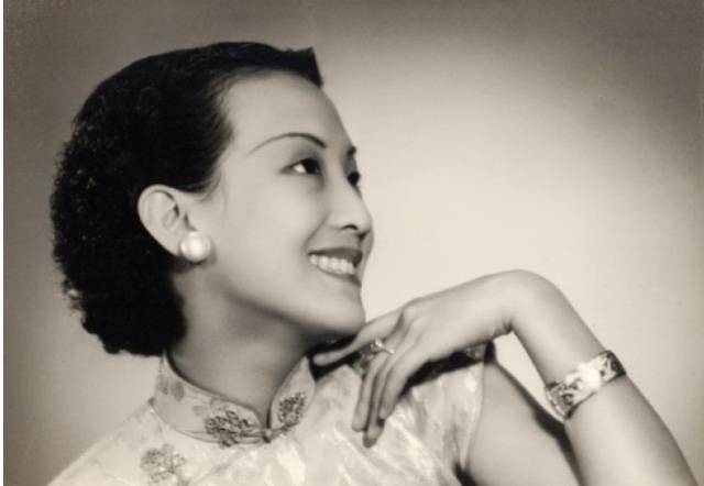 次,因太美差点被送妓院,去世后照片卖218万创纪录_周小红_周璇_顾仕佳