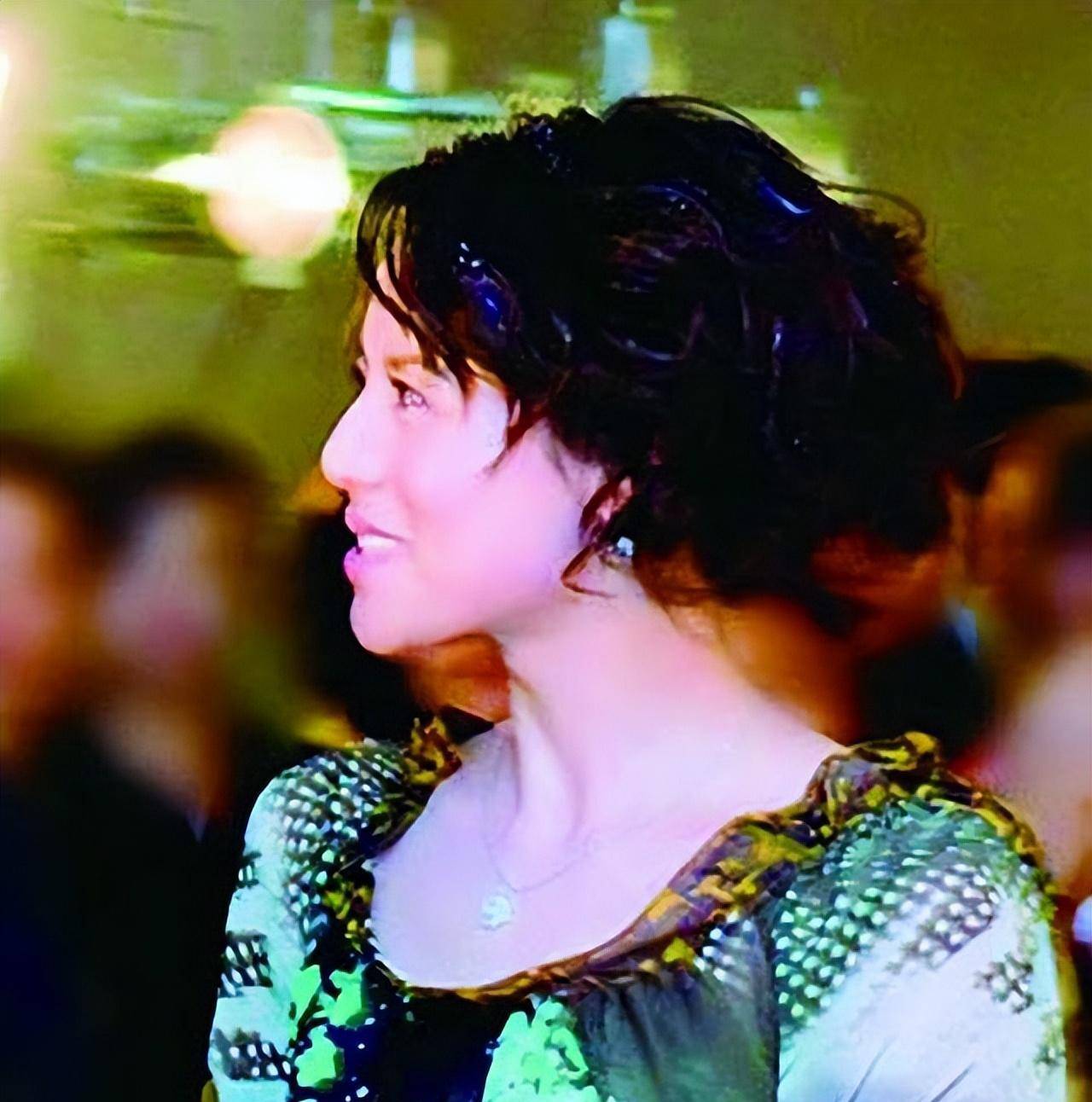 原创女模特顾春芳靠借钱过奢靡生活4年借了17亿最终被判死刑