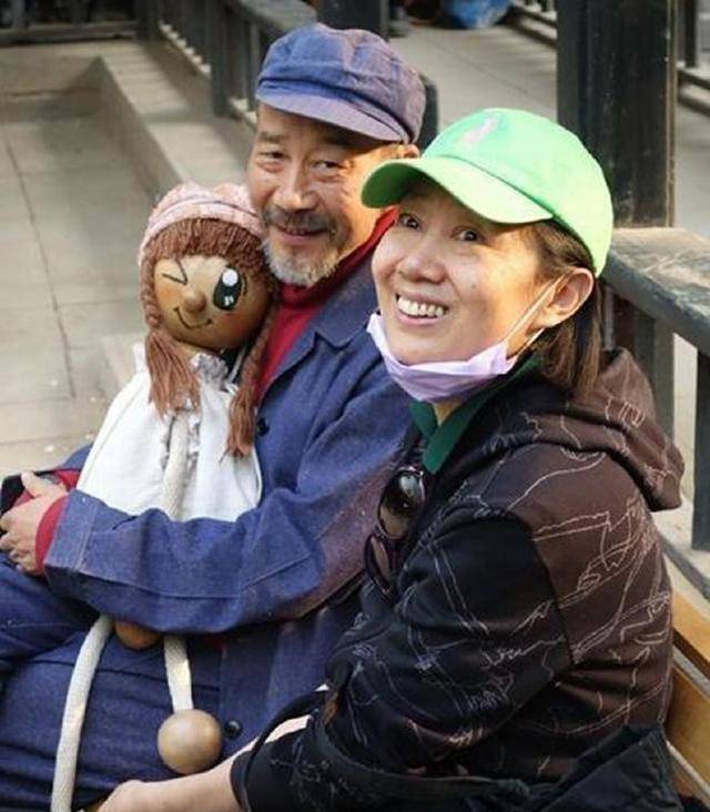 还有萨琳娜和李明启,他们的