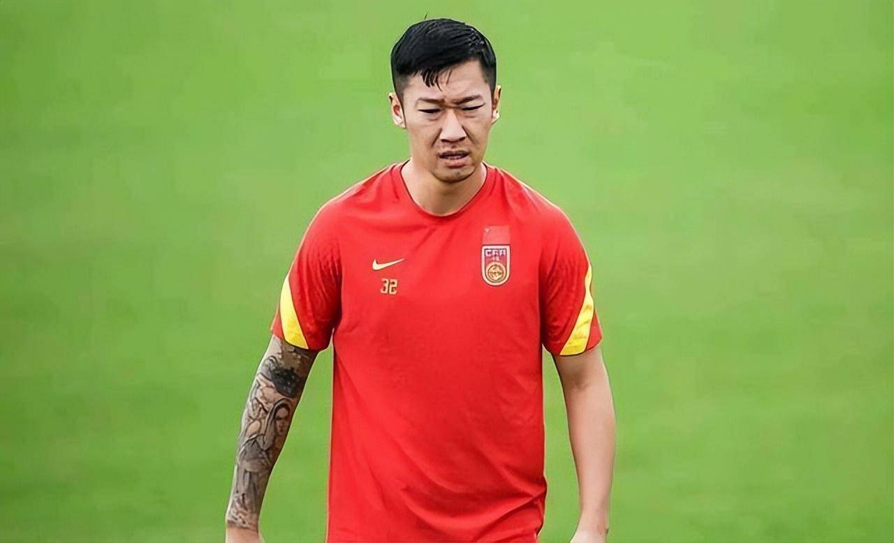 对下一届26人国足的预测阿兰回归中场换血和张缺阵