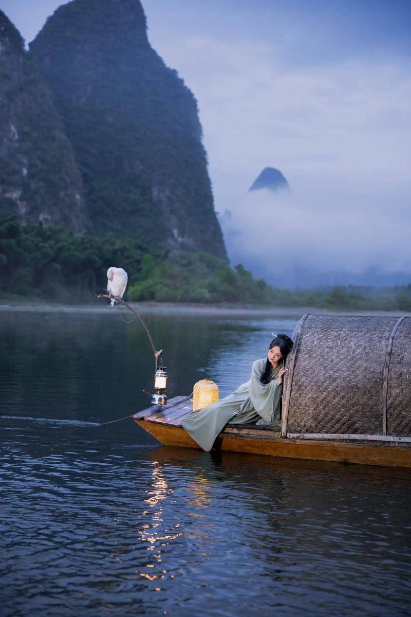 桂林四天三夜游玩跟团需要多少钱,去广西桂林4天3晚跟团攻略