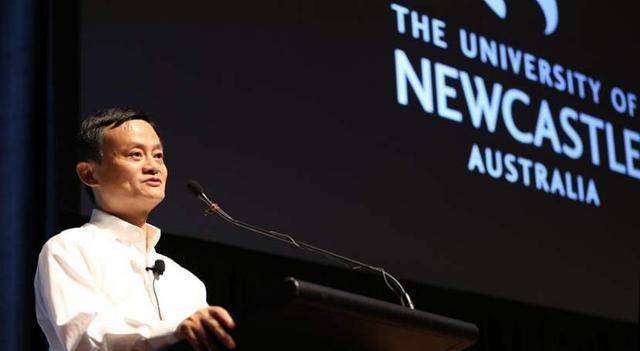 这对外国夫妻是马云最大的恩人,为报答他们,马云捐了两千万美元_莫利