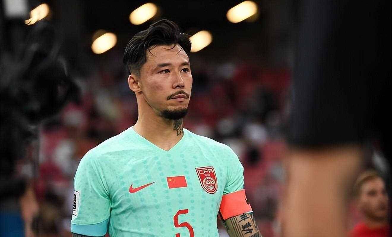 非张琳芃颜骏凌,最差之人引名嘴怒批失误难容_比赛_挑战_足球