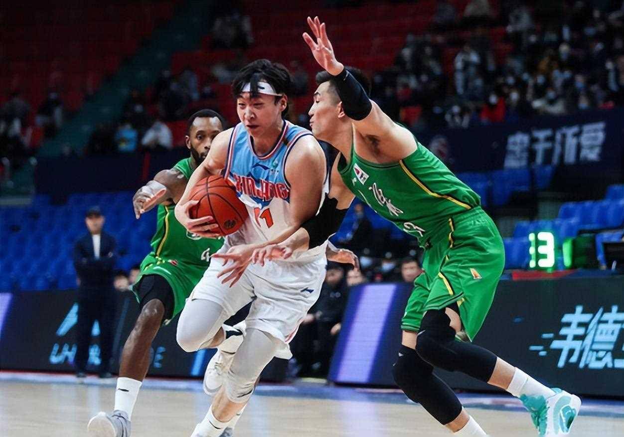 cba黑马惜败32分季后赛之路艰难新疆男篮实力雄厚澳洲