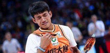 原创原创28岁才参加cba选秀勇气可嘉草根扣篮王来了