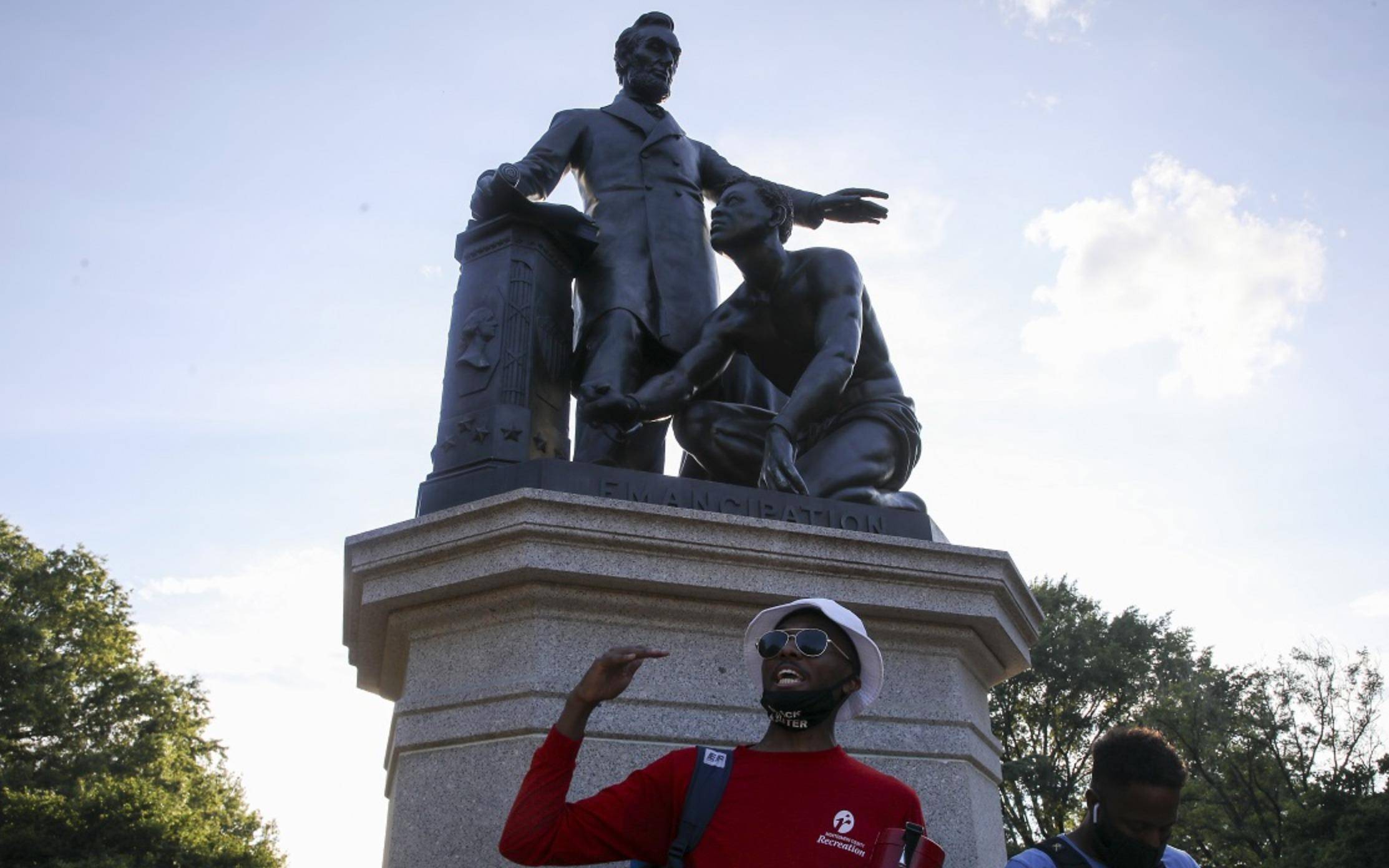 原创林肯雕像无法幸免解放黑人也被推倒历史学家这会毁了美国