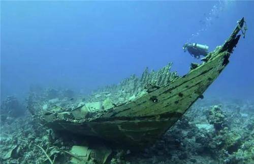 沉船盗走100万件文物,打碎其中65万件,后来怎样_迈克哈彻_泰兴_打捞
