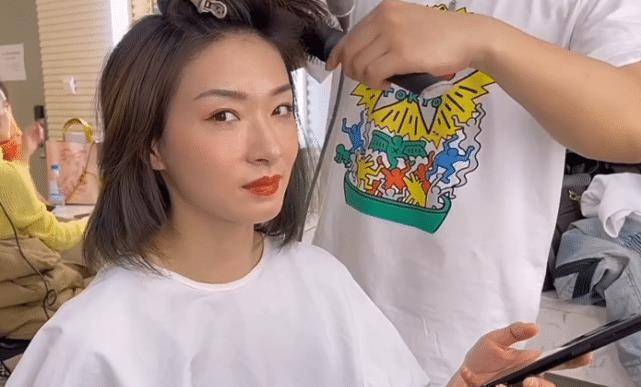 万茜晒vlog没开滤镜31岁任嘉伦暴露真实状态眼尾褶子不少