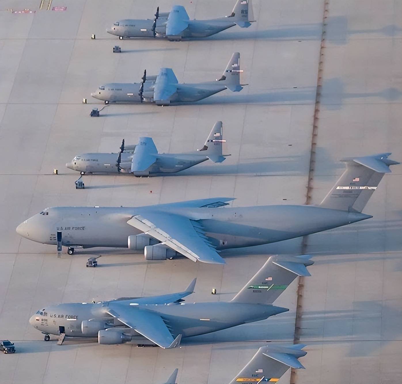 追赶世界第一中国运40战略运输机到底何时才能首飞