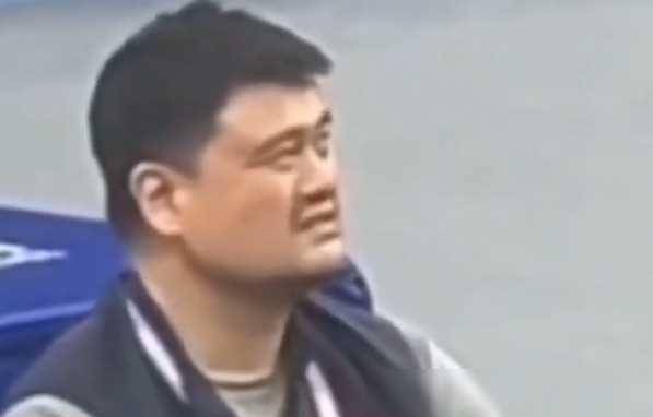 好家伙猜测44岁姚明慌了同时曝我们男篮球员走后门