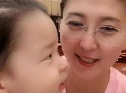 原创原创3年前当上姥姥的闫学晶意外怀2胎24岁儿子跟我马叔商量