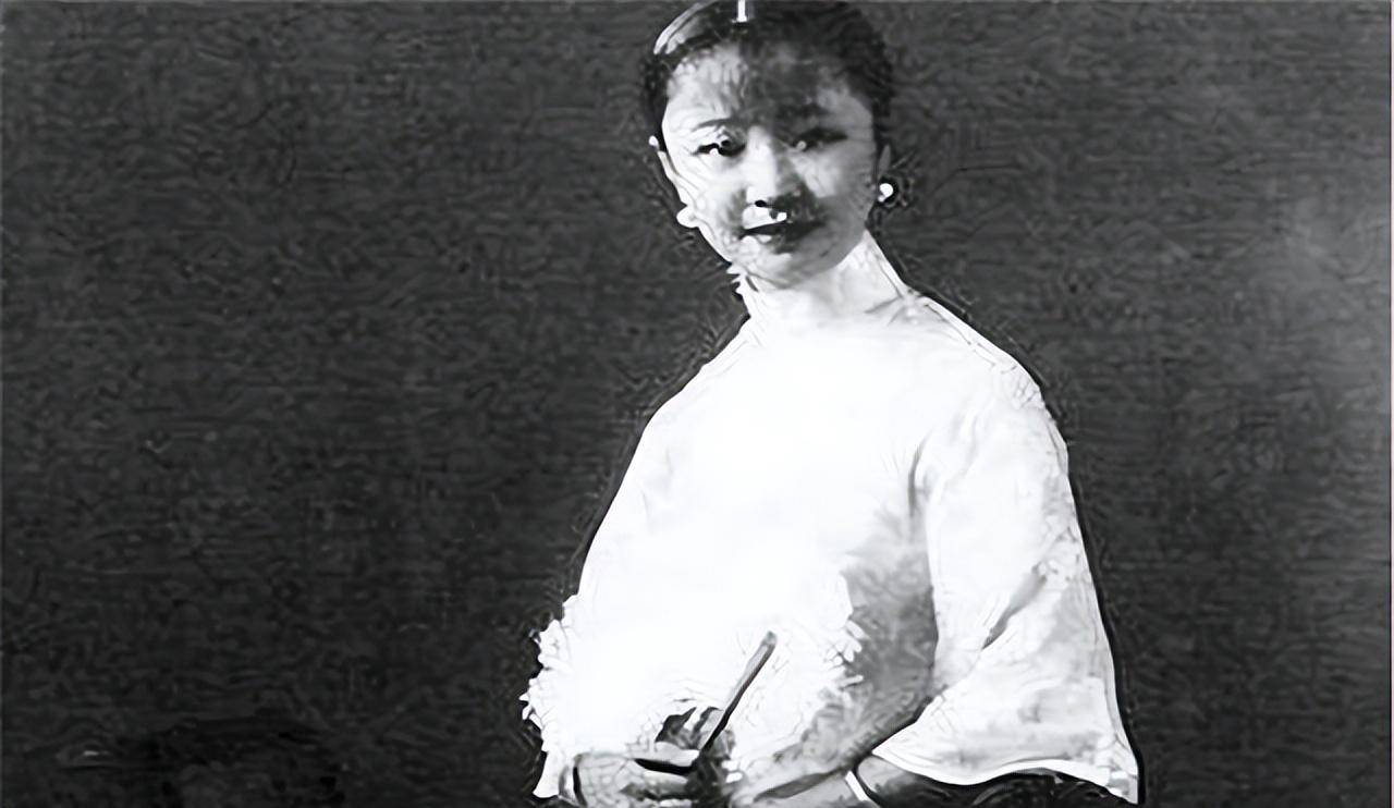 清末的最后一位格格活到2004年临终前说了溥仪不敢说的话