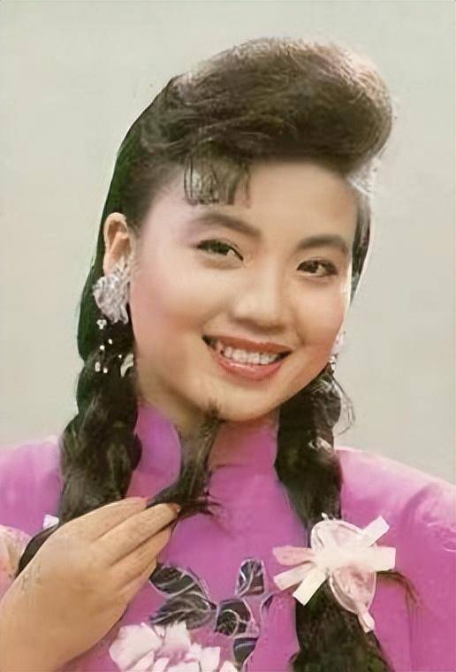 原创民歌皇后张也55岁未婚未育与男闺蜜相伴多年不结婚也可以很幸福