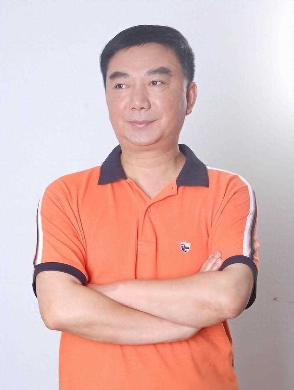 年少入伍,两次赴前线,看透郭德纲,姜昆的徒弟唐爱国,现况如何