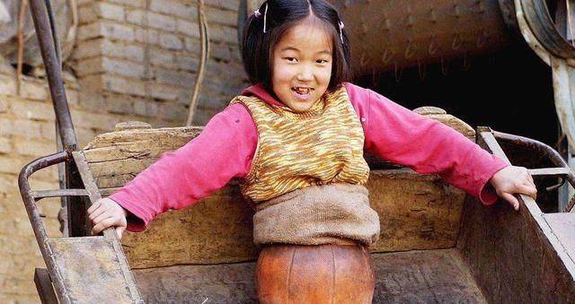 原创4岁被截肢的篮球女孩靠半截身躯斩获冠军如今怎么样了