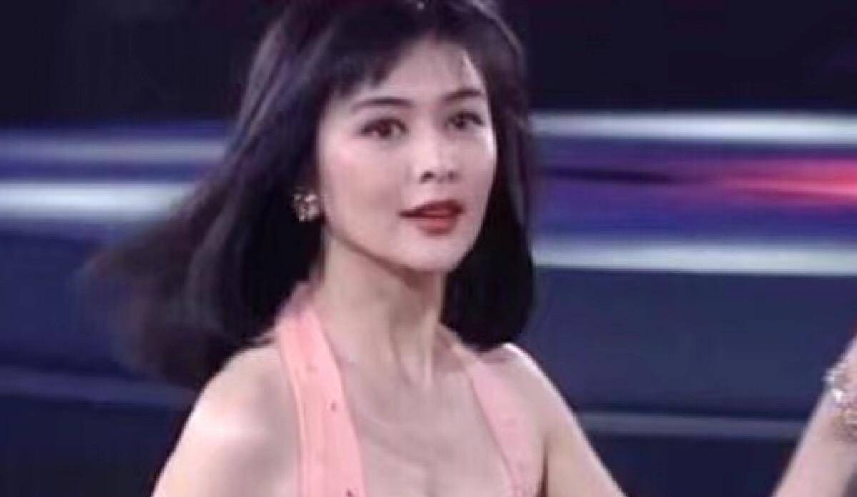 原创看完向华强年轻时的照片总算明白为啥成龙怕他关之琳爱他了