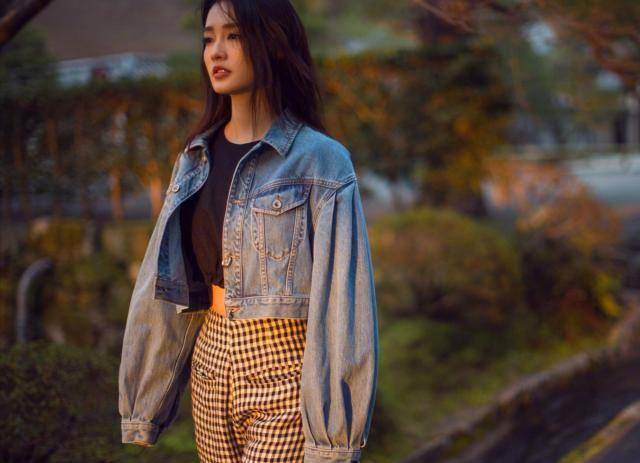 原创29岁的李沁甜美风格穿搭非常休闲和养眼
