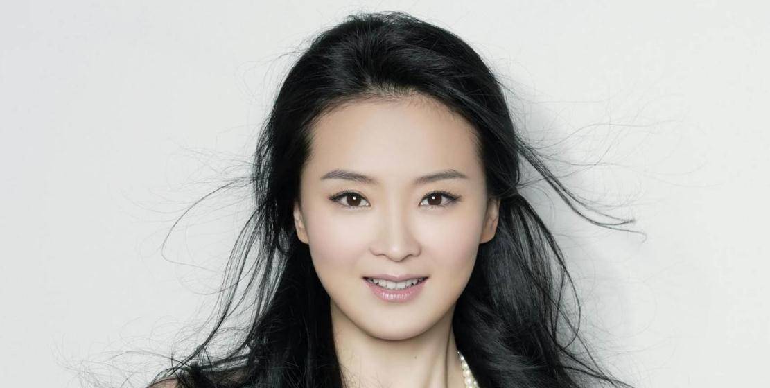 原创原创23岁当后妈被王烁扇耳光嫁入豪门的王艳现在过得怎么样了