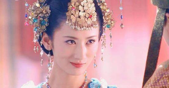 狐狸气质的女星,佟丽娅惊艳,刘亦菲清纯,她媚到骨子里_角色_女明星