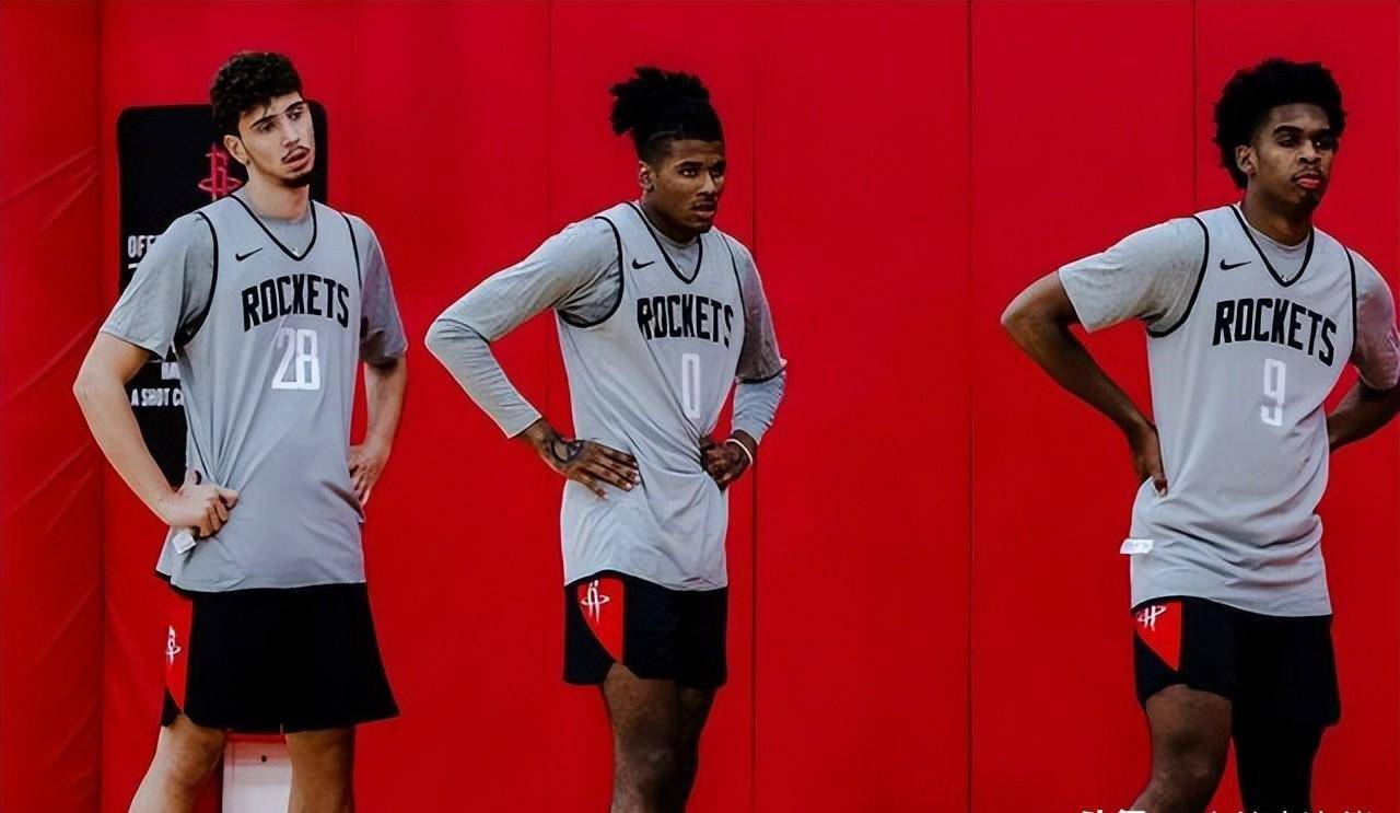 原创拆散火箭队双核名宿给斯通支招拿申京换老将扶正杰伦格林