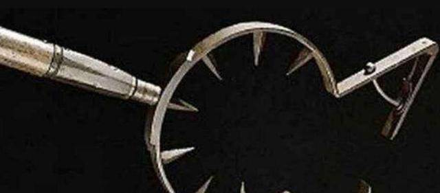 原创盘点世界最奇葩4大武器中国痒痒挠上榜菲律宾有擀面杖