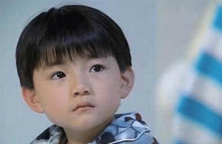 而王欣逸,就是在泰瑞沙之家给予小瓶盖温暖的小泽亚.