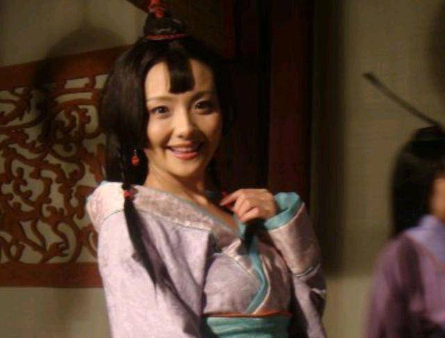 扮演眉庄的斓曦,也是在电视剧播出后,就和相恋5年的男友——音乐才子