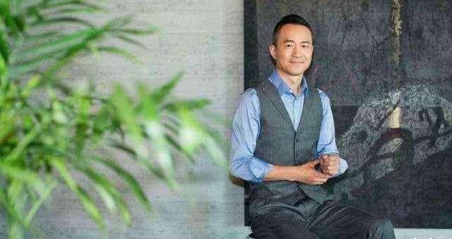 原创曾被评白岩松第二结果因殴打司机入狱邱启明现状如何