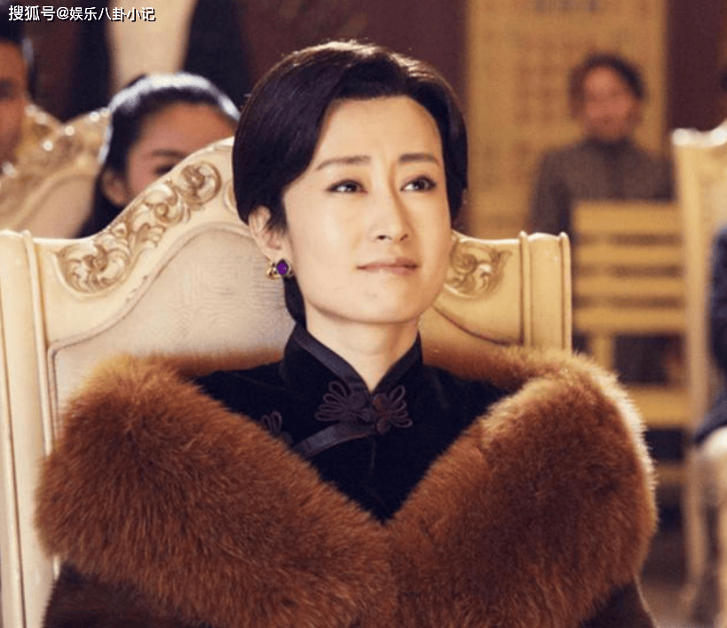 原创她凭伪装者火出圈37岁与富豪离婚16岁女儿气质容貌不输她