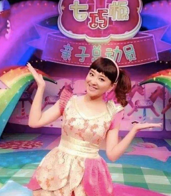 主持人月亮姐姐:自小比赛经常获奖,父亲曾希望她成为火车播音员