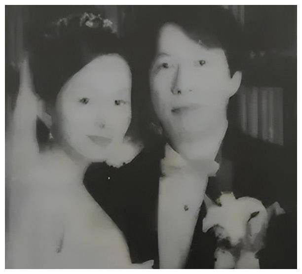 54岁雪姨乘风破浪35岁生子历经2段婚姻如今单身很快乐