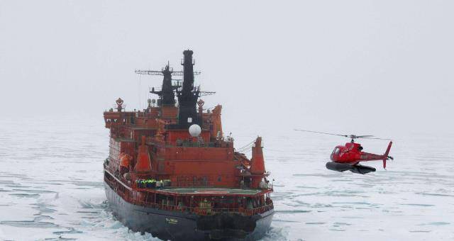 俄罗斯花巨资打造一艘破冰船,以核为动力,3米冰层轻松航行