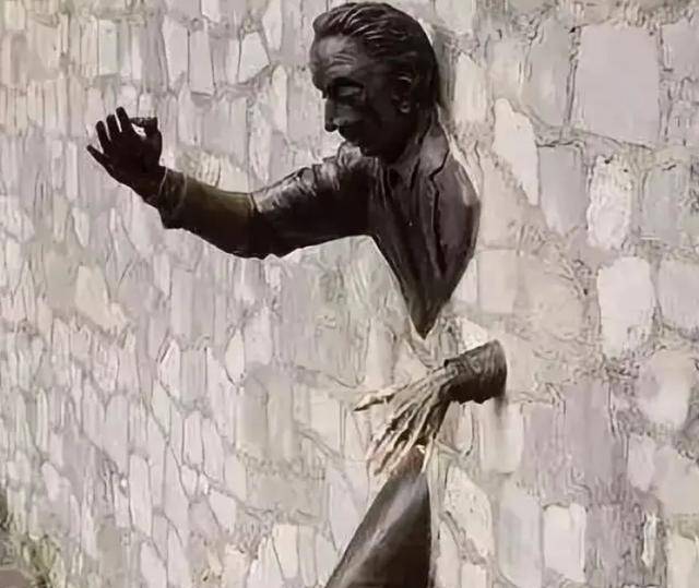 原创17岁少年使穿墙术盗走博物馆共38件文物损失超过10亿