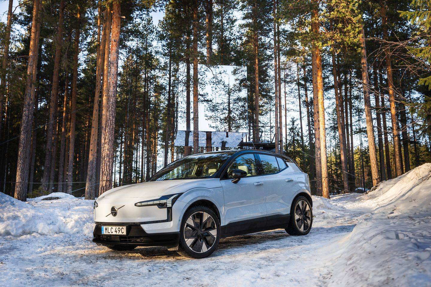 北极浴酒店(arctic bath hotel)从北京出发,经过9个多小时的飞行