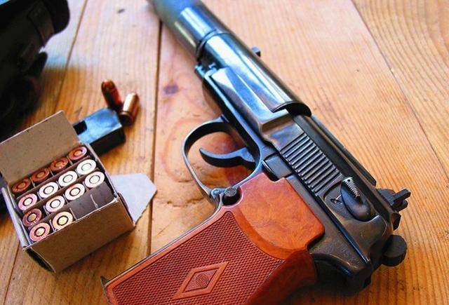 原创中俄宇航员上天都带枪美国宇航员为何不用带原来是这个原因