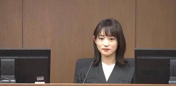 9岁女孩回家时失踪,10年后在邻居家发现,3000个日夜是怎么过的_小泽_