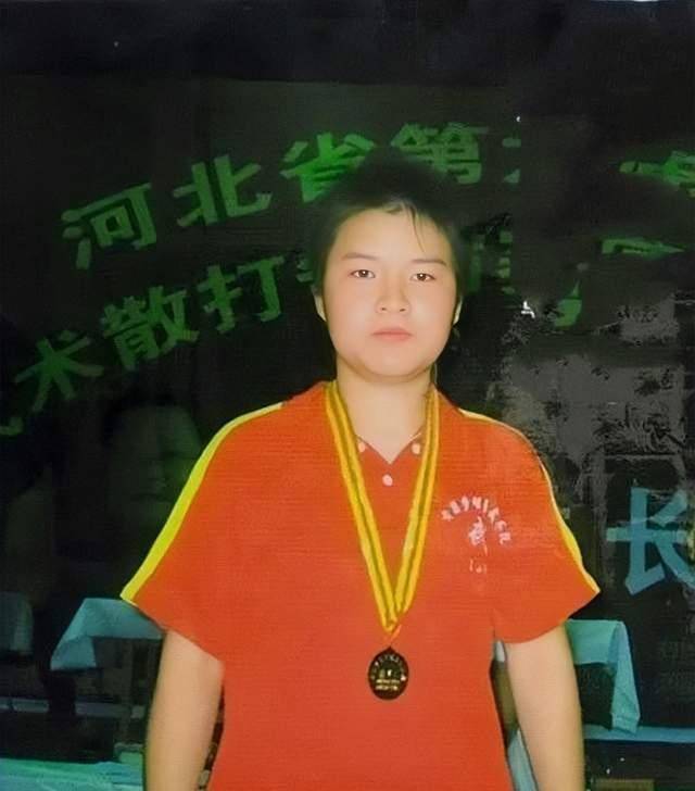 原创九零后姑娘用拳头闯天涯敢拼敢斗输过赢过没有放弃过