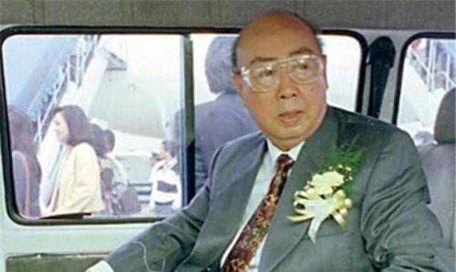 1969年,林绍良找准良机,向印尼政府提出在印尼国内自行加工面粉的建议