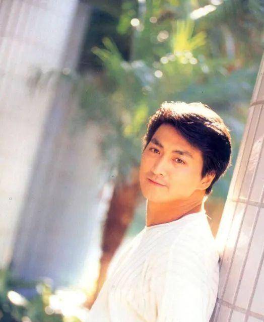 原创最帅展昭如今成卖面包曾为义气拒绝高片酬后被封