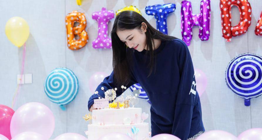 原创致我们甜甜的小美满新剧照龚俊演绎赵泛舟女配贾依淳真美