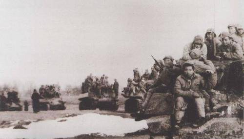 原创淮海战役惨烈一战华野中野苦战18军老虎团周围部队被吓投降